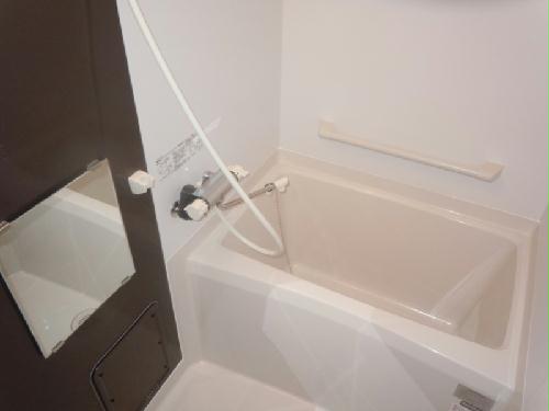 バス・シャワールーム　浴室乾燥機付きで雨の日もバッチリお洗濯♪