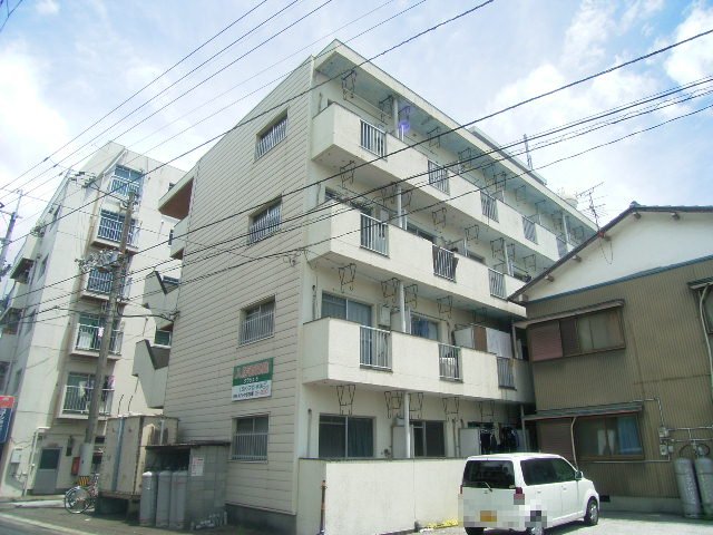 建物外観　現況が相違する場合は現況を優先致します。