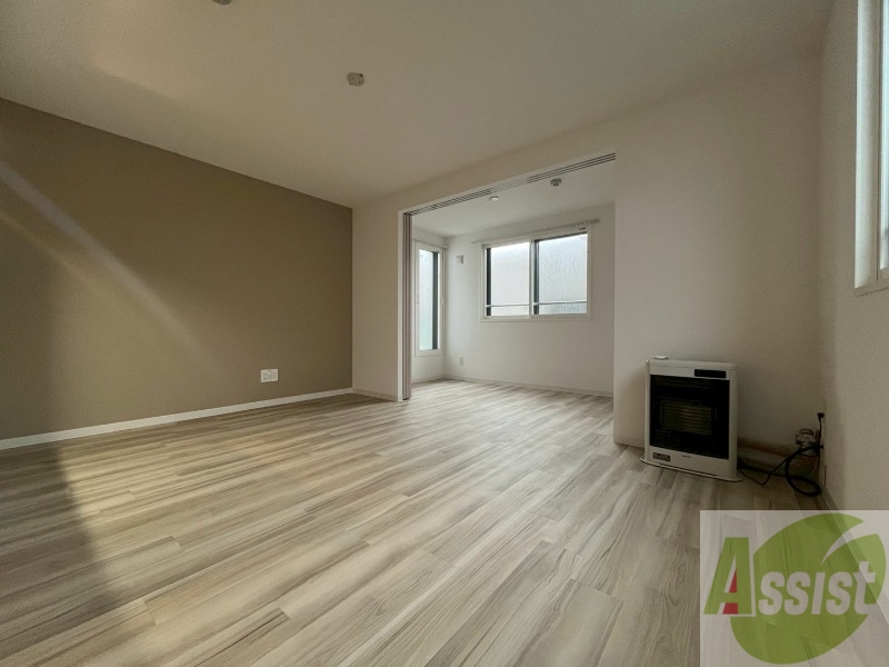 居室・リビング　広くてキレイなお部屋が広がっていて、充実した生活が送れそう。