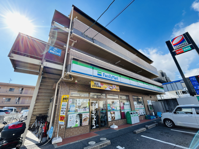 コンビニ　ファミリーマート広島山本一丁目店（コンビニ）まで147m