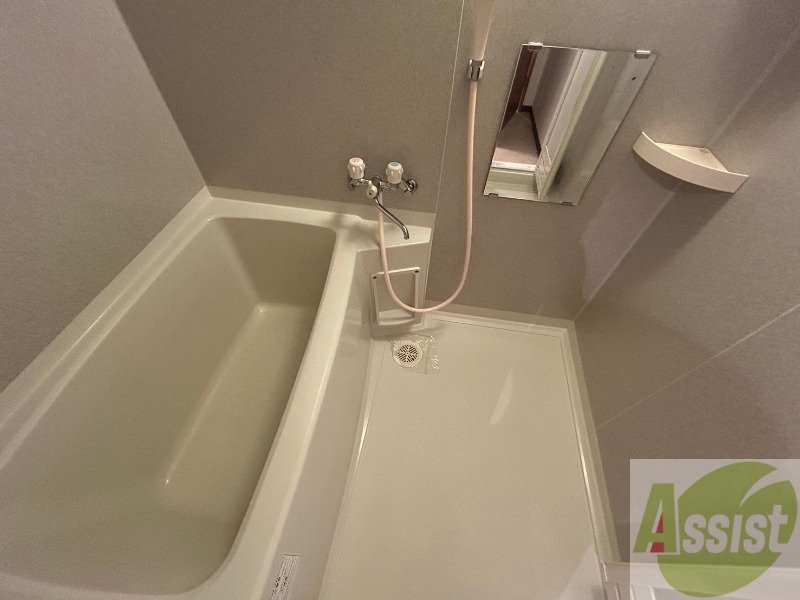 バス・シャワールーム　お風呂です。ゆっくりお風呂につかるのも体に良いですね～