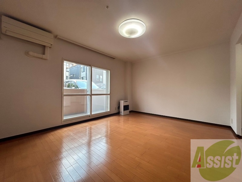 居室・リビング　広くてキレイなお部屋が広がっていて、充実した生活が送れそう。