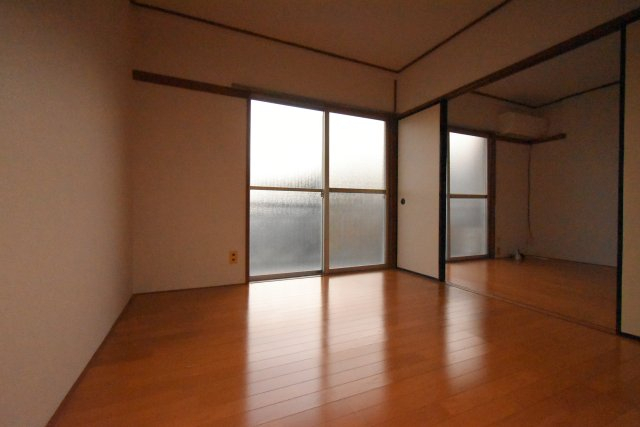 居室・リビング　引き戸をリフォームして1K10.5帖になりました♪