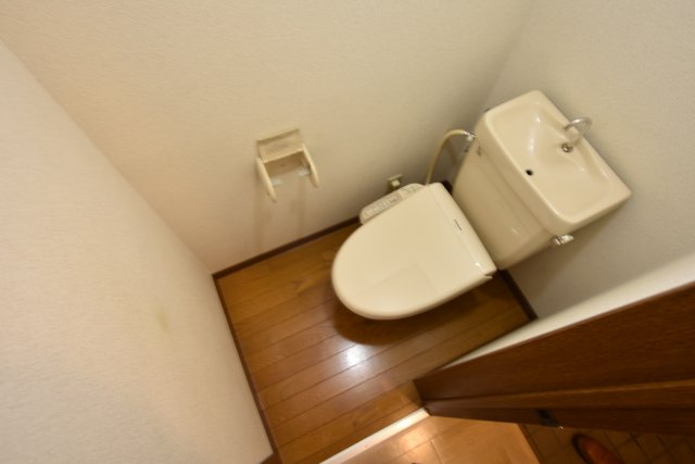 トイレ　ハイツ３１８