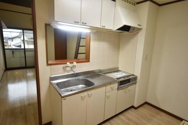 キッチン　ハイツ３１８
