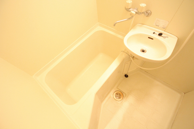 バス・シャワールーム　一日の疲れもすっきり♪