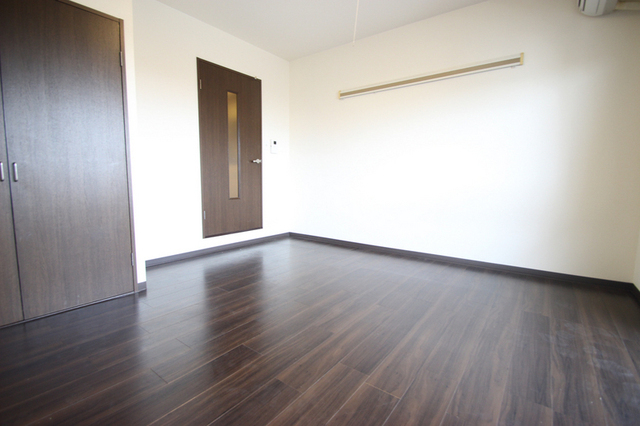 居室・リビング　広々とした洋室です！