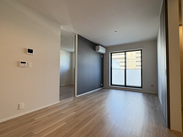 居室・リビング　こちらの居間で趣味の時間をお楽しみください