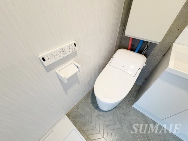 トイレ　温水洗浄便座です☆