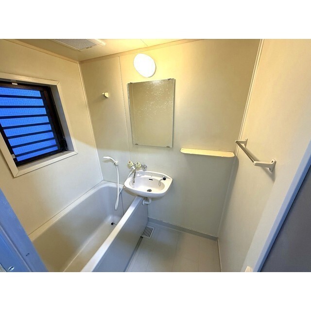 バス・シャワールーム　バス、洗面台