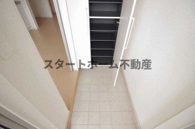 玄関　シンプルで使いやすい玄関です