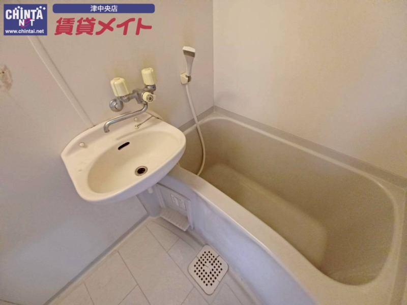 バス・シャワールーム　同型参考写真