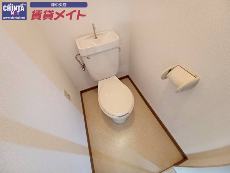 トイレ　同型参考写真