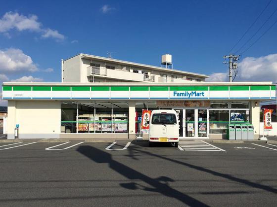 コンビニ　ファミリーマート津久居北口店（コンビニ）まで607m