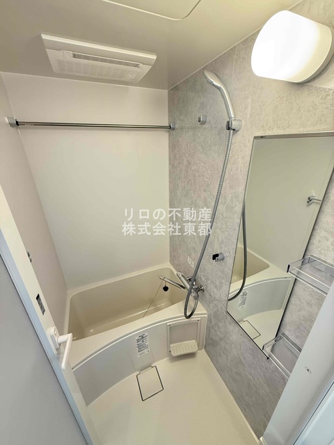 バス・シャワールーム　雨の日のお洗濯だけでなく、カビ予防にも大活躍の浴室乾燥機付♪