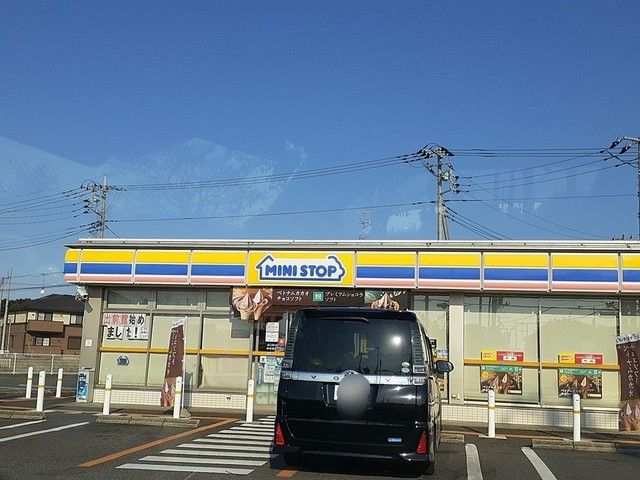 コンビニ　ミニストップ（コンビニ）まで653m