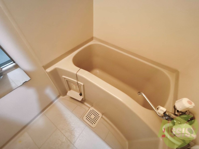 バス・シャワールーム　お風呂になります。一日の疲れを癒してくださいね。