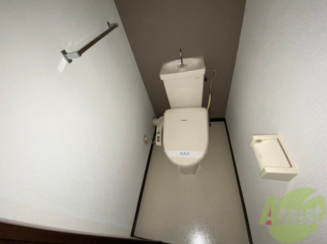 トイレ　ウォシュレット付きのトイレです。シャワートイレは日本の宝。