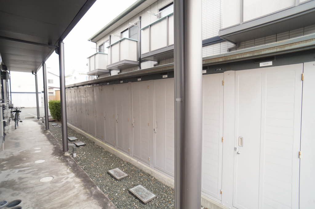 建物外観　ストッカー