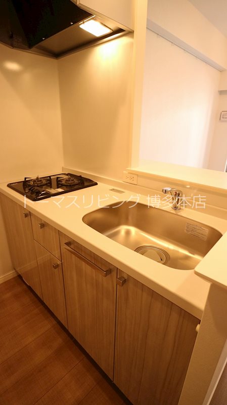 キッチン　システムキッチンです※別号室の参考写真になります。