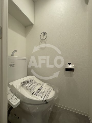 トイレ　セレニテ難波ミラク参番館　トイレ