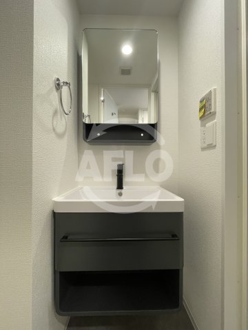 洗面設備　セレニテ難波ミラク参番館　独立洗面台