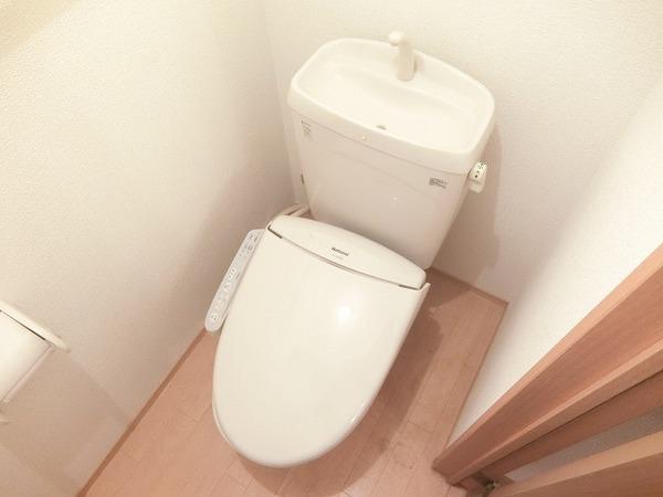 トイレ　ウォシュレット付きです！