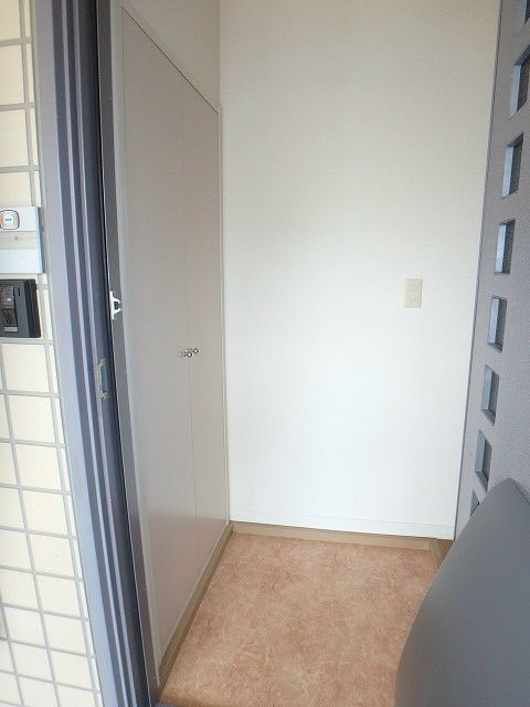ライフタウン花水木Cの玄関写真
