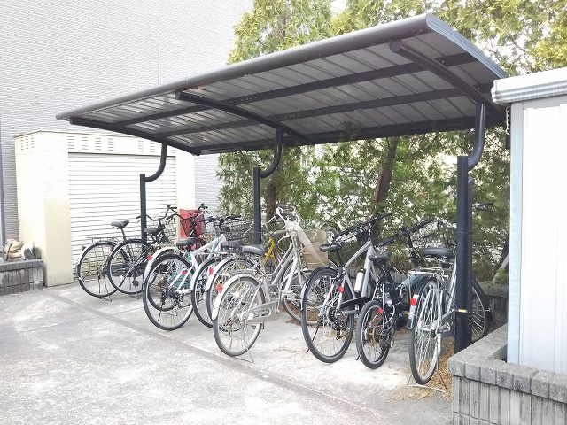その他　屋根付き駐輪場