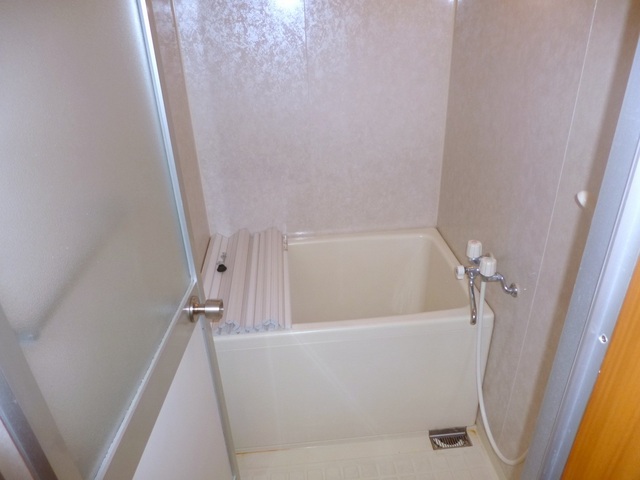 バス・シャワールーム　きれいな浴室です。