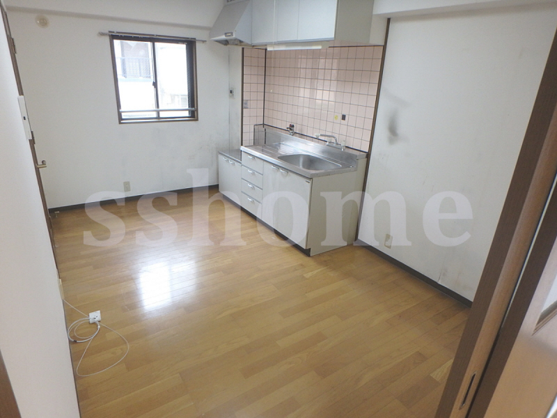 居室・リビング　窓有ります