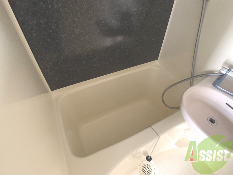 バス・シャワールーム　お風呂になります。日々の疲れを癒して下さい。