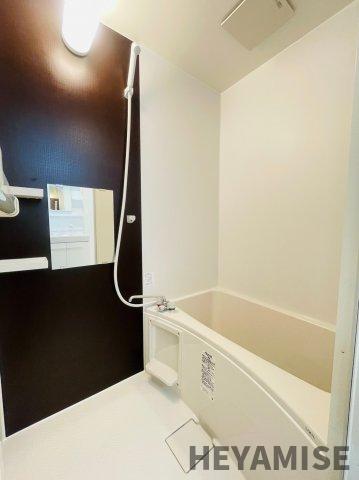バス・シャワールーム　※同間取りの別の階のお部屋の写真です※