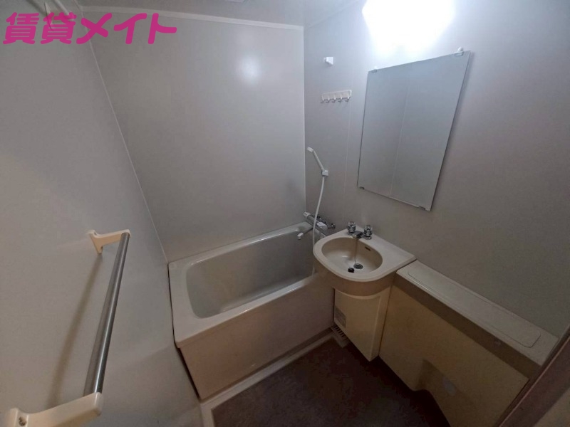 バス・シャワールーム　０９０－８５４１－５７３６