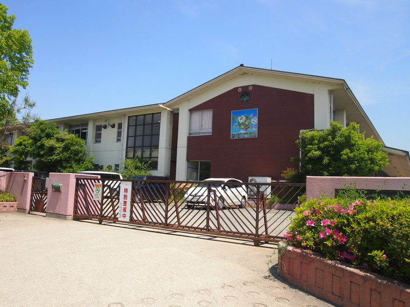 中学校　平城東中学校（中学校）まで2042m