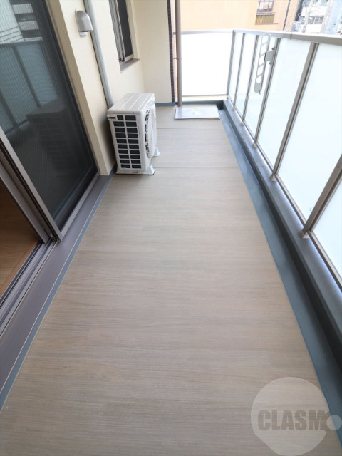 バルコニー　広々としたバルコニー