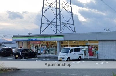 コンビニ　ファミリーマート（コンビニ）まで896m