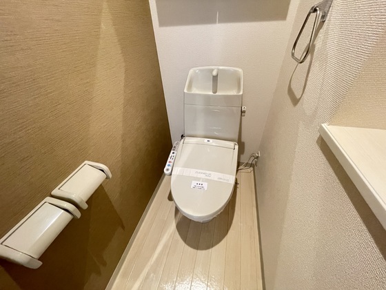 トイレ　※別部屋の写真です