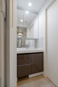 洗面設備　別住戸参考写真