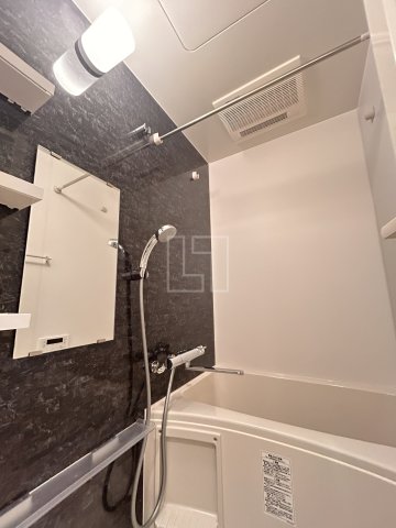 バス・シャワールーム　ルネフラッツ谷町四丁目　バスルーム