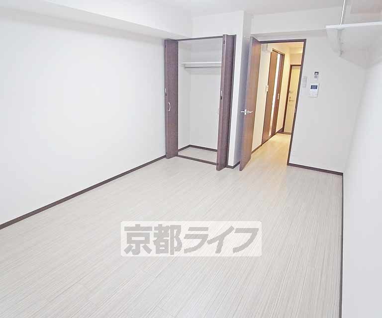 居室・リビング　綺麗なフローリングです。