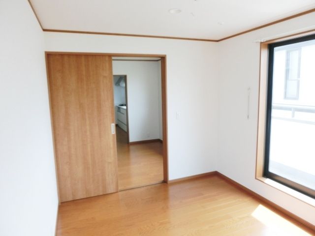 その他部屋・スペース　窓も大きく明るいですね