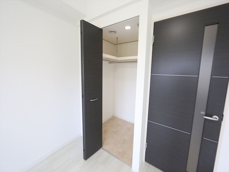 収納　ウォークインクローゼット（収納充実してます）