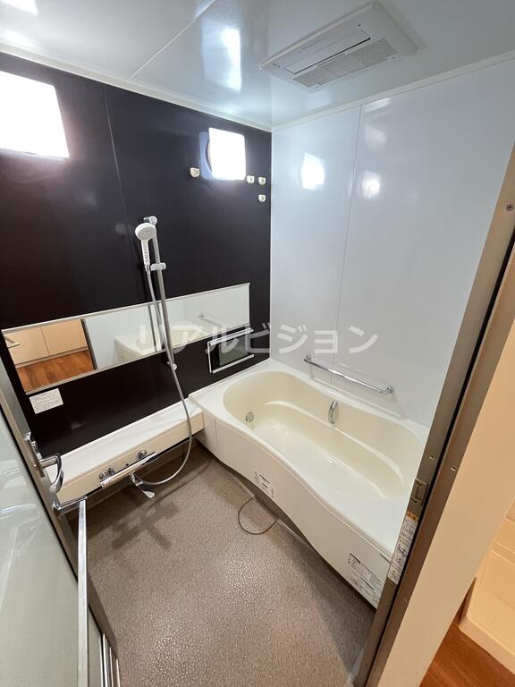 バス・シャワールーム　別号室の参考写真です。