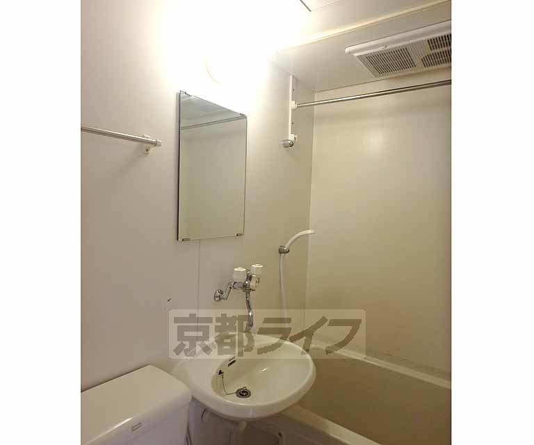 洗面設備　洗面台です。