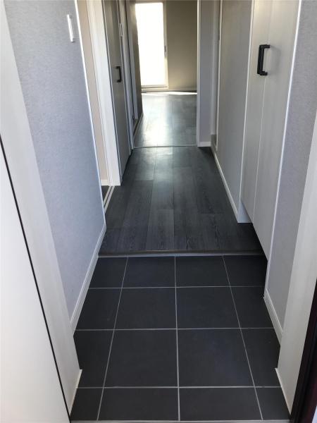 玄関　※現況優先となります。