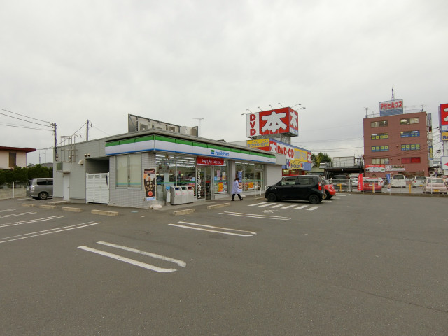 コンビニ　ファミリーマート　下妻本城町店（コンビニ）まで400m