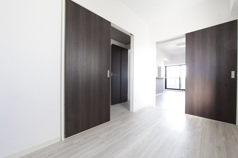 その他部屋・スペース　洋室4.01帖　収納充実　窓付（換気良好）