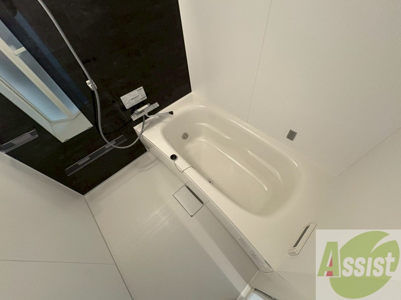 バス・シャワールーム　お風呂になります。一日の疲れを癒してくださいね。