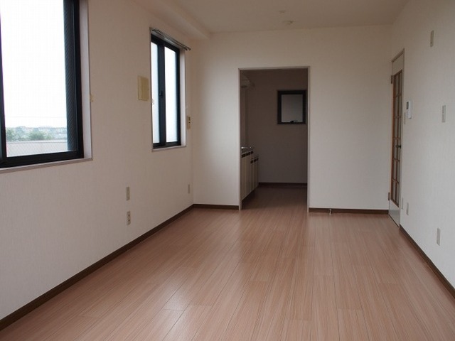 居室・リビング　３０３（リビング）